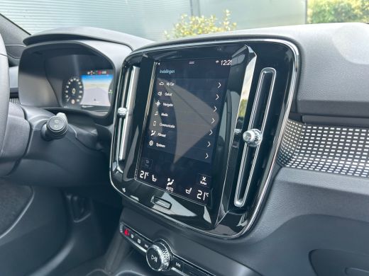 Volvo  XC40 1.5 T5 Recharge R-Design | Panoramadak | Trekhaak | Camera | Pilot Assist | ActivLease financial lease