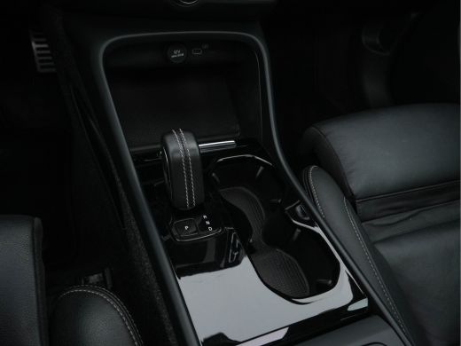 Volvo  XC40 Recharge P8 AWD R-Design [3-Fase-11kW] {SoH-89%} (INCL-BTW) Aut. *PANO | LEATHER | ADAPTIVE-CRUIS... ActivLease financial lease