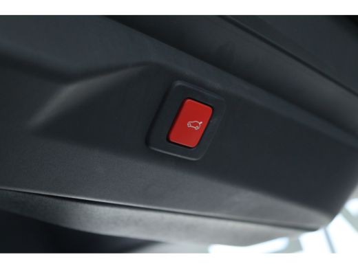Peugeot e-3008 Launch Edition | Advanced Active Safety Brake met camera en radar (Pack Safety Plus) | Climate Co... ActivLease financial lease