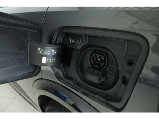 Peugeot e-3008 Launch Edition | Advanced Active Safety Brake met camera en radar (Pack Safety Plus) | Climate Co... ActivLease financial lease