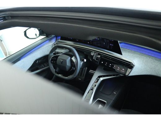 Peugeot e-3008 Launch Edition | Advanced Active Safety Brake met camera en radar (Pack Safety Plus) | Climate Co... ActivLease financial lease