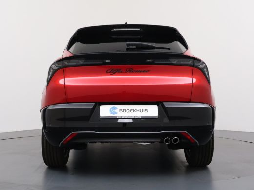Alfa Romeo Junior 1.2 Turbo Hybrid Ibrida Sport Speciale | Achterbank in delen neerklapbaar | Achteruitrijcamera | ... ActivLease financial lease
