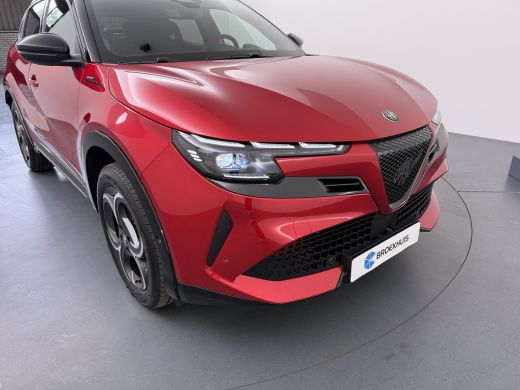 Alfa Romeo Junior 1.2 Turbo Hybrid Ibrida Sport Speciale | Achterbank in delen neerklapbaar | Achteruitrijcamera | ... ActivLease financial lease