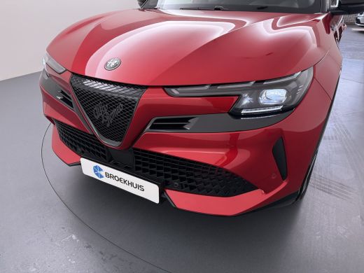 Alfa Romeo Junior 1.2 Turbo Hybrid Ibrida Sport Speciale | Achterbank in delen neerklapbaar | Achteruitrijcamera | ... ActivLease financial lease