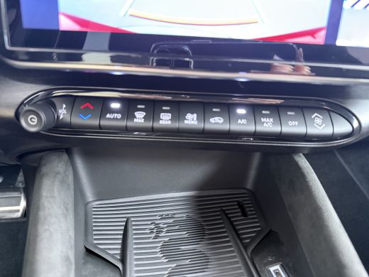 Alfa Romeo Junior 1.2 Turbo Hybrid Ibrida Sport Speciale | Achterbank in delen neerklapbaar | Achteruitrijcamera | ... ActivLease financial lease