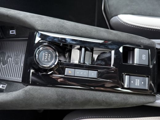 Alfa Romeo Junior 1.2 Turbo Hybrid Ibrida Sport Speciale | Achterbank in delen neerklapbaar | Achteruitrijcamera | ... ActivLease financial lease