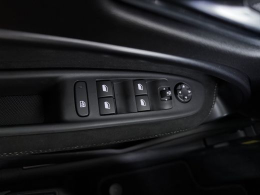 Alfa Romeo Junior 1.2 Turbo Hybrid Ibrida Sport Speciale | Achterbank in delen neerklapbaar | Achteruitrijcamera | ... ActivLease financial lease