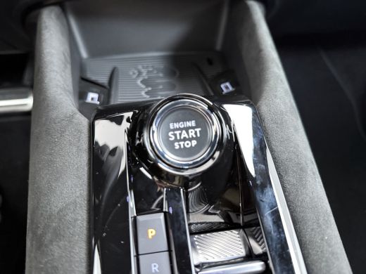 Alfa Romeo Junior 1.2 Turbo Hybrid Ibrida Sport Speciale | Achterbank in delen neerklapbaar | Achteruitrijcamera | ... ActivLease financial lease
