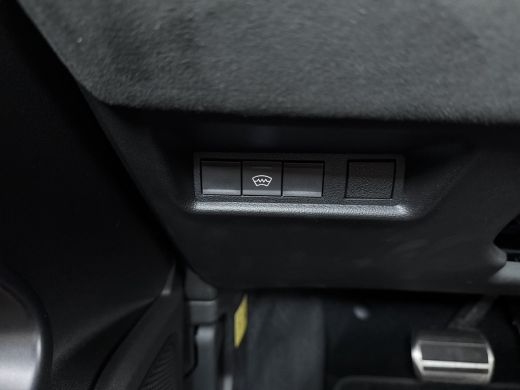 Alfa Romeo Junior 1.2 Turbo Hybrid Ibrida Sport Speciale | Achterbank in delen neerklapbaar | Achteruitrijcamera | ... ActivLease financial lease