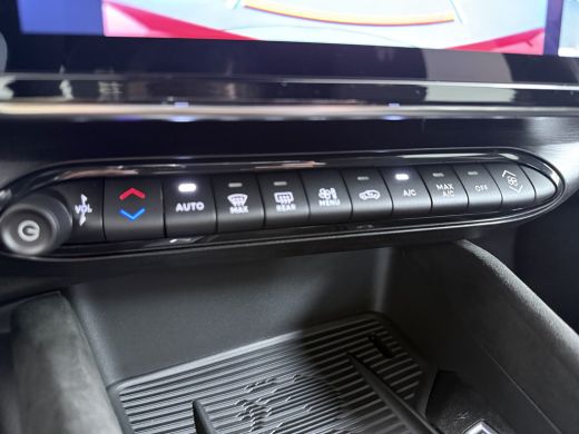Alfa Romeo Junior 1.2 Turbo Hybrid Ibrida Sport Speciale | Achterbank in delen neerklapbaar | Achteruitrijcamera | ... ActivLease financial lease