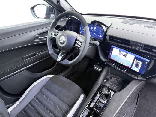 Alfa Romeo Junior 1.2 Turbo Hybrid Ibrida Sport Speciale | Achterbank in delen neerklapbaar | Achteruitrijcamera | ... ActivLease financial lease