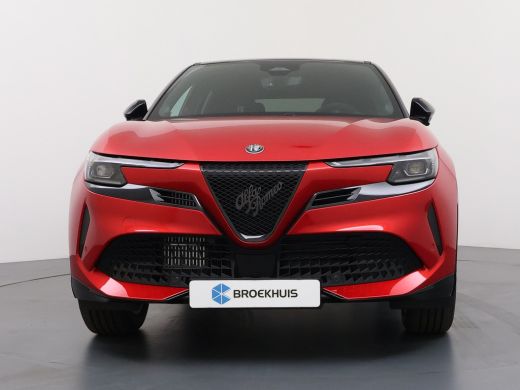Alfa Romeo Junior 1.2 Turbo Hybrid Ibrida Sport Speciale | Achterbank in delen neerklapbaar | Achteruitrijcamera | ... ActivLease financial lease
