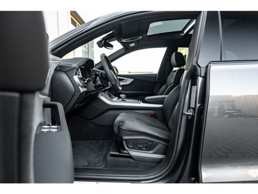 Audi Q8 55 TFSI e quattro Pro Line S 394PK | Panoramadak | Elek.stoelen incl. geheugen | Sfeerverlichting... ActivLease financial lease