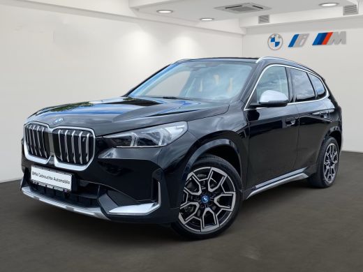 BMW iX1 xDrive30 67 kWh (230kW/313pk) ** LED, LEDER, PANO, TREKH, DRIV. ASS+, 19-inch LMV ** 1e EIG - UNF... ActivLease financial lease