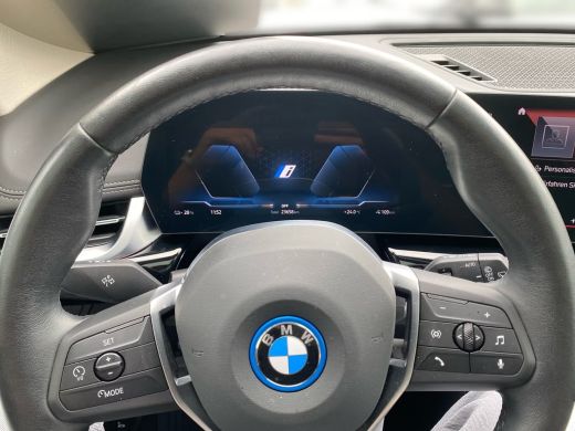 BMW iX1 xDrive30 67 kWh (230kW/313pk) ** LED, LEDER, PANO, TREKH, DRIV. ASS+, 19-inch LMV ** 1e EIG - UNF... ActivLease financial lease