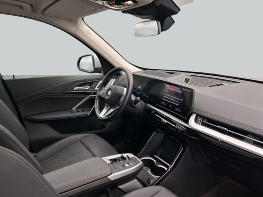 BMW iX1 xDrive30 67 kWh (230kW/313pk) ** LED, LEDER, PANO, TREKH, DRIV. ASS+, 19-inch LMV ** 1e EIG - UNF... ActivLease financial lease
