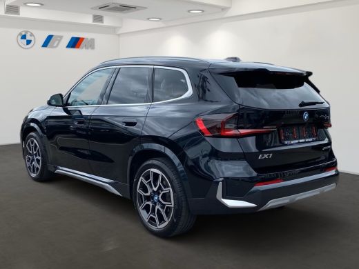 BMW iX1 xDrive30 67 kWh (230kW/313pk) ** LED, LEDER, PANO, TREKH, DRIV. ASS+, 19-inch LMV ** 1e EIG - UNF... ActivLease financial lease