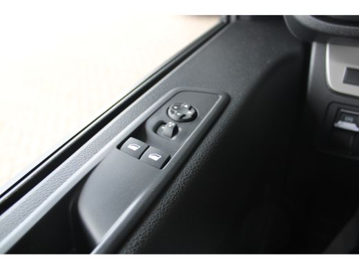 Fiat E-Scudo L3 75 kWh | Cruise control | Bumpers in kleur | Laadruimtebetimmering | Full-LED koplampen | 17" ... ActivLease financial lease