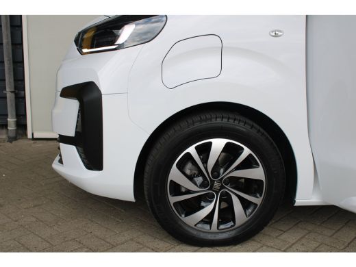 Fiat E-Scudo L3 75 kWh | Cruise control | Bumpers in kleur | Laadruimtebetimmering | Full-LED koplampen | 17" ... ActivLease financial lease