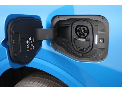 Ford E-Transit Courier Limited 44 kWh | Camera | Adaptive Cruise | BLIS | Lichtmetalen Velgen | Stoelverwarming | CarPla... ActivLease financial lease