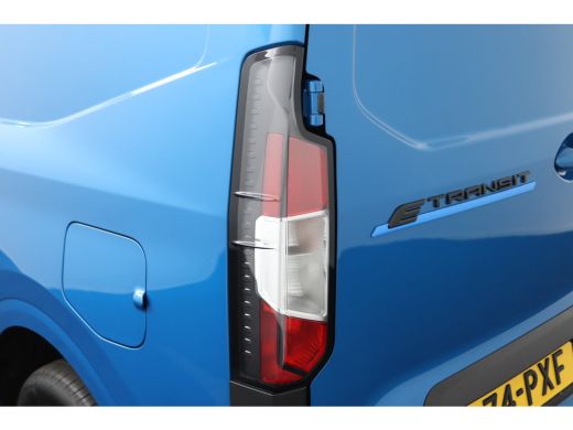 Ford E-Transit Courier Limited 44 kWh | Camera | Adaptive Cruise | BLIS | Lichtmetalen Velgen | Stoelverwarming | CarPla... ActivLease financial lease