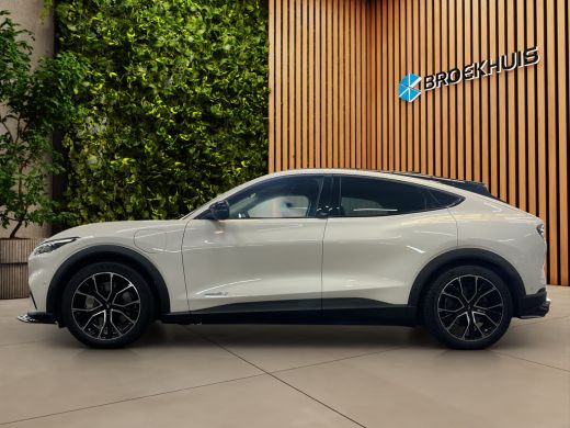 Ford Mustang Mach-E Mach-E 75kWh Unieke auto! | 94% SOH | Panoramadak | 360 camera | Adaptieve cruise | B&O | Stuur- ... ActivLease financial lease