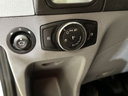Ford Transit 2.0 TDCI L2H2 3Pers. / Pdc.V+A / Airco / Radio multimedia / Imperial / Apk 07-2027 ActivLease financial lease