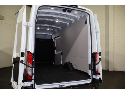 Ford Transit 350 2.0 TDCI L4 H3 130pk Navigatie Trekhaak 2.8T ActivLease financial lease