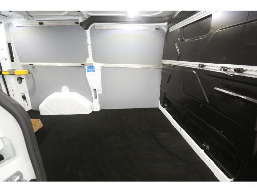 Ford Transit Custom L1H1 PHEV | Airco | Cruise | Camera | Carplay | 3 Zits | navi | LED ActivLease financial lease