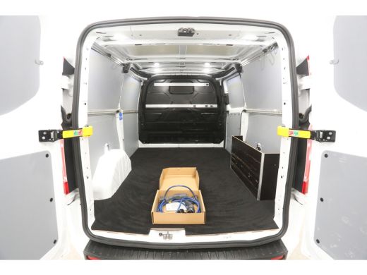 Ford Transit Custom L1H1 PHEV | Airco | Cruise | Camera | Carplay | 3 Zits | navi | LED ActivLease financial lease