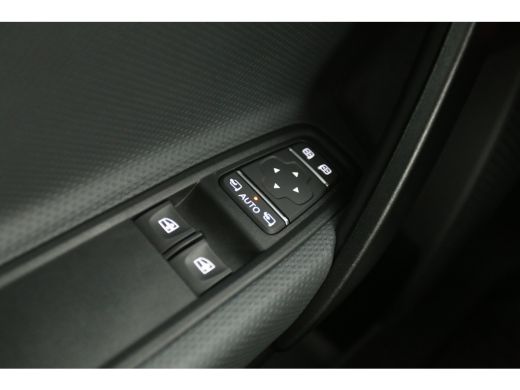 Mercedes-Benz eCitan 45 kWh | NIEUW | Snelladen | SOH 99 % | Clima | Camera | Cruise | Carplay | Navi | Stoel/Stuurverw. ActivLease financial lease