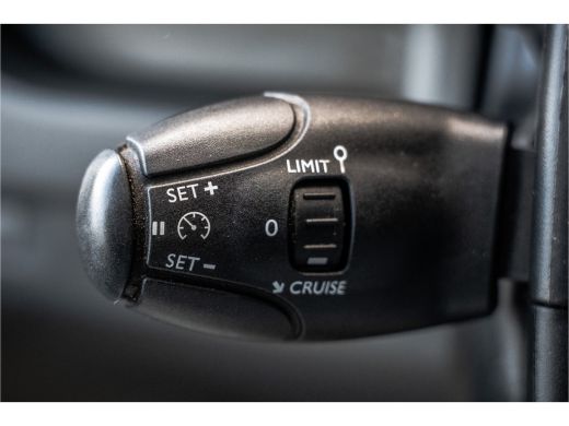 Opel Vivaro 1.5 L2H1 | 3-Zits | Carplay | Cruise | PDC | Airco ActivLease financial lease