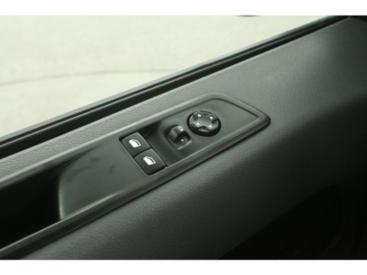 Opel Vivaro-e Peugeot e-Expert 75 kWh L2H1 | Snelladen | SOH 91% | Airco | Cruise | Camera | Carplay | Parkeers... ActivLease financial lease
