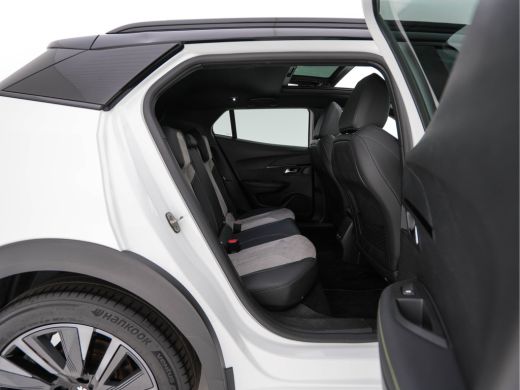 Peugeot e-2008 EV GT Pack 50 kWh [3-Fase-11kW] {SoH-88%} (INCL.BTW) *PANO | DIGI-COCKPIT | FULL-LED | BLIS | KEY... ActivLease financial lease