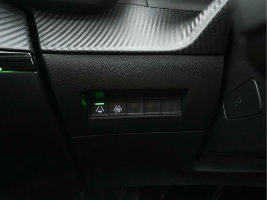 Peugeot e-2008 EV GT Pack 50 kWh [3-Fase-11kW] {SoH-88%} (INCL.BTW) *PANO | DIGI-COCKPIT | FULL-LED | BLIS | KEY... ActivLease financial lease