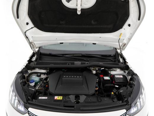 Peugeot e-2008 EV GT Pack 50 kWh [3-Fase-11kW] {SoH-88%} (INCL.BTW) *PANO | DIGI-COCKPIT | FULL-LED | BLIS | KEY... ActivLease financial lease