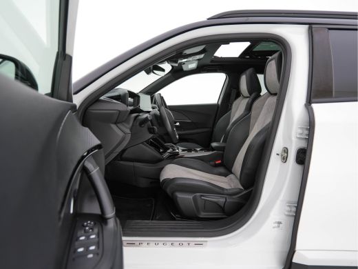 Peugeot e-2008 EV GT Pack 50 kWh [3-Fase-11kW] {SoH-88%} (INCL.BTW) *PANO | DIGI-COCKPIT | FULL-LED | BLIS | KEY... ActivLease financial lease