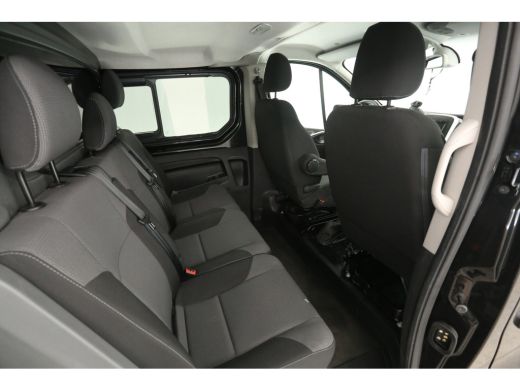 Renault Trafic 2.0 DCI L2H1 145pk | Dubbele Cabine | Clima | Camera | Cruise | Navi | Trekhaak | Parkeersens. ActivLease financial lease