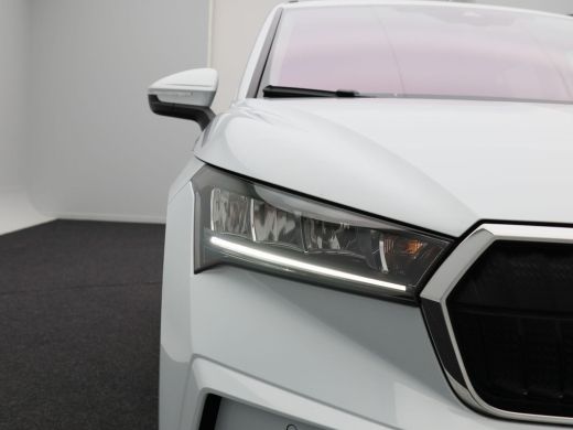 Skoda Enyaq iV 60 180 Pk | Stoelverwarming | Camera | Navigatie | CarPlay | Cruise Control | 19 Inch | 86.363 Km !! ActivLease financial lease