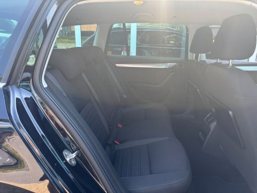 Skoda Octavia Combi 1.0 TSI Greentech Ambition Business | Automaat | Apple Carplay | Achterruitrijcamera | Navi ActivLease financial lease