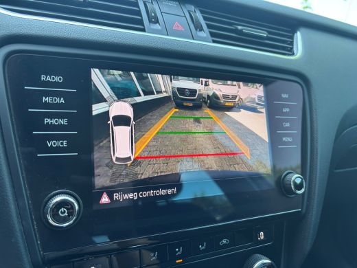 Skoda Octavia Combi 1.0 TSI Greentech Ambition Business | Automaat | Apple Carplay | Achterruitrijcamera | Navi ActivLease financial lease