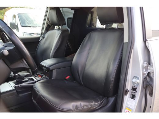 Toyota Land Cruiser 2.8 D-4D-F Challenger Window Van ActivLease financial lease