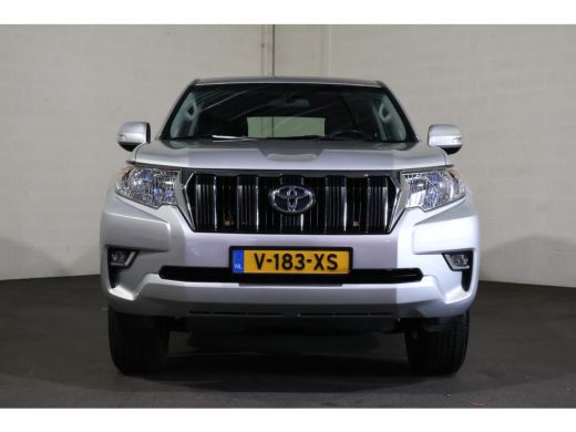 Toyota Land Cruiser 2.8 D-4D-F Challenger Window Van ActivLease financial lease