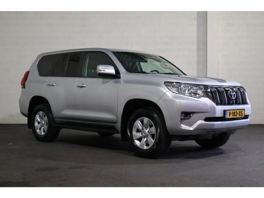 Toyota Land Cruiser 2.8 D-4D-F Challenger Window Van ActivLease financial lease