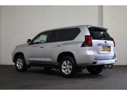 Toyota Land Cruiser 2.8 D-4D-F Challenger Window Van ActivLease financial lease