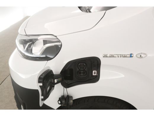 Toyota ProAce Elektrisch 50 kWh L2H1 | Snelladen | SOH 99% | Airco | Cruise | 3 Zits ActivLease financial lease