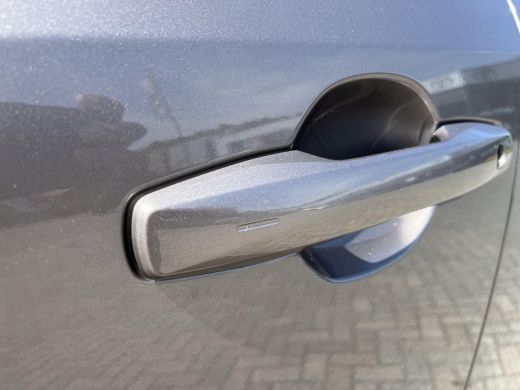 Toyota RAV4 2.5 Plug-in Hybrid AWD 300 First Edition | All-in prijs | Trekhaak | Treeplanken | ActivLease financial lease