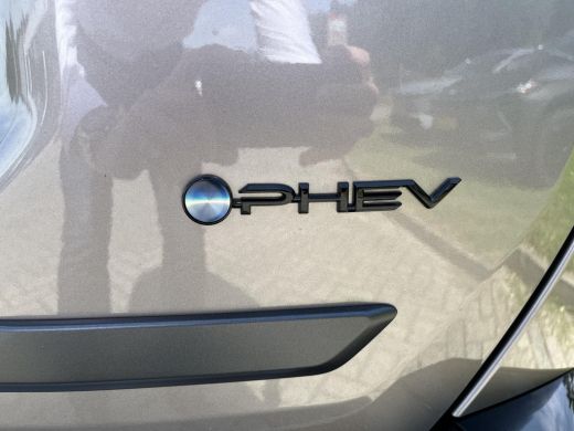 Toyota RAV4 2.5 Plug-in Hybrid AWD 300 First Edition | All-in prijs | Trekhaak | Treeplanken | ActivLease financial lease