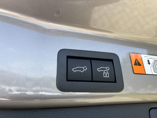 Toyota RAV4 2.5 Plug-in Hybrid AWD 300 First Edition | All-in prijs | Trekhaak | Treeplanken | ActivLease financial lease