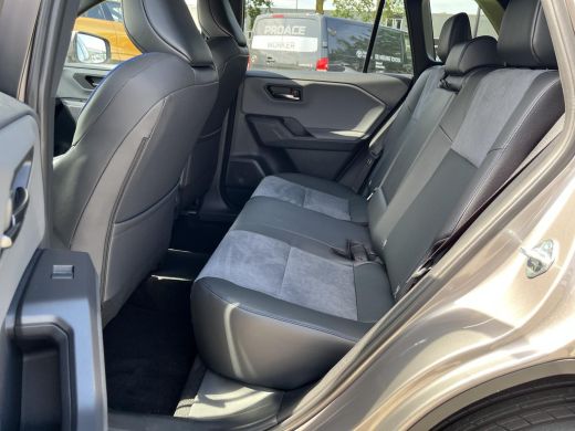Toyota RAV4 2.5 Plug-in Hybrid AWD 300 First Edition | All-in prijs | Trekhaak | Treeplanken | ActivLease financial lease